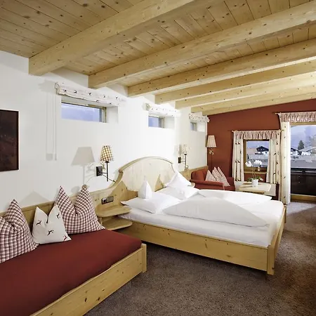 Kirchenwirt Otel Reith im Alpbachtal