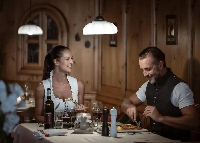 Kirchenwirt Otel Reith im Alpbachtal