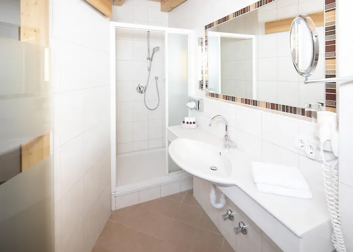 Kirchenwirt Otel Reith im Alpbachtal